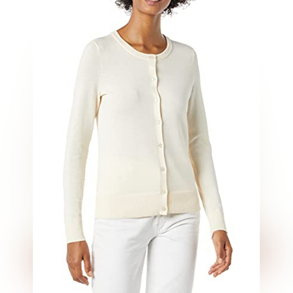Lightweight women's‎ crewneck cardigan sweater size medium ecru